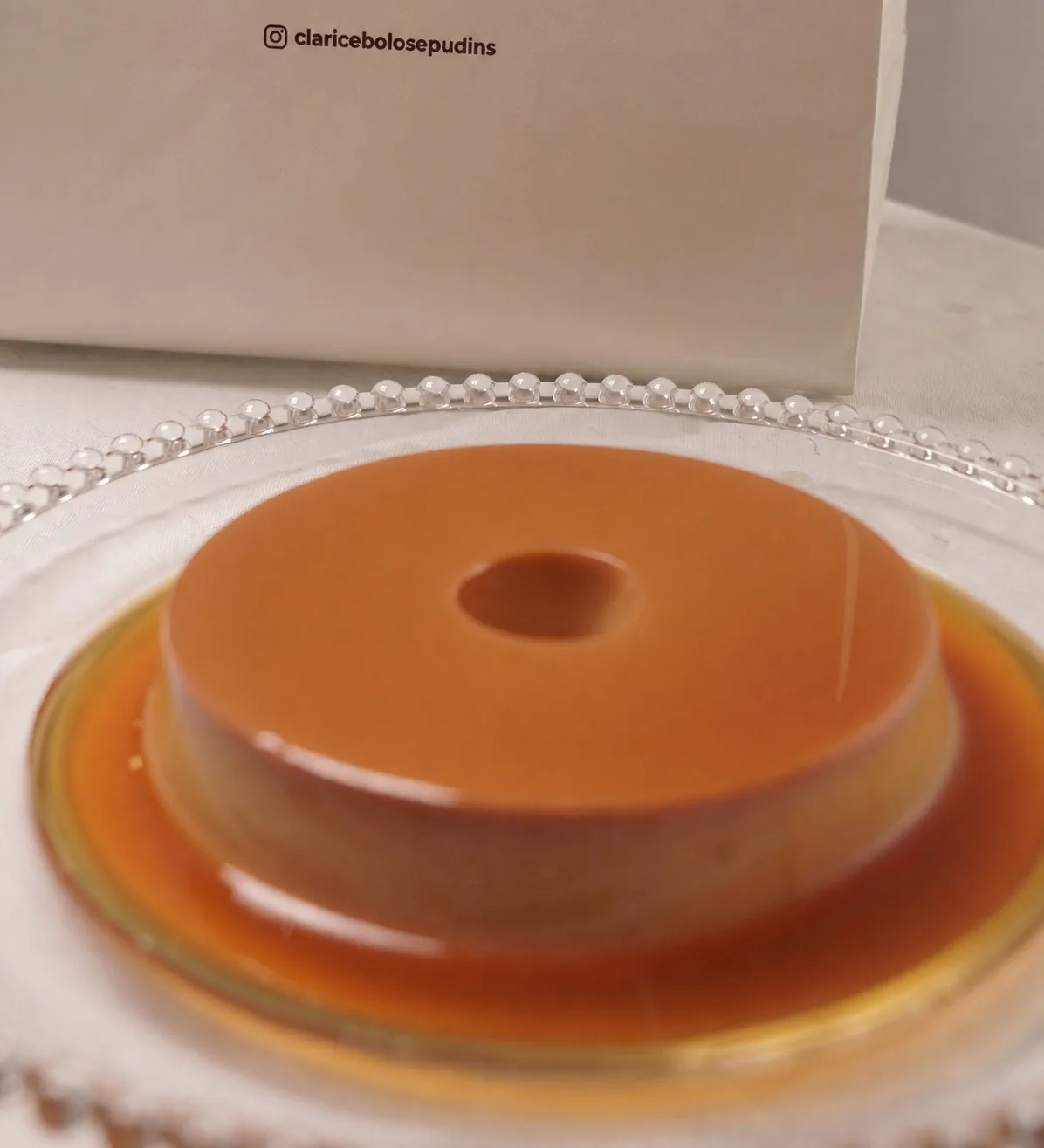 Pudim de leite da Clarice com calda de caramelo